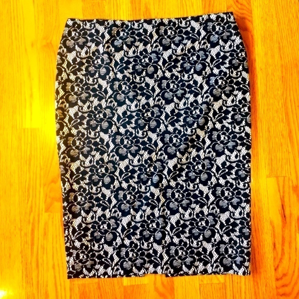 D&G Rare Vintage Pencil Skirt Never Used Size 8​